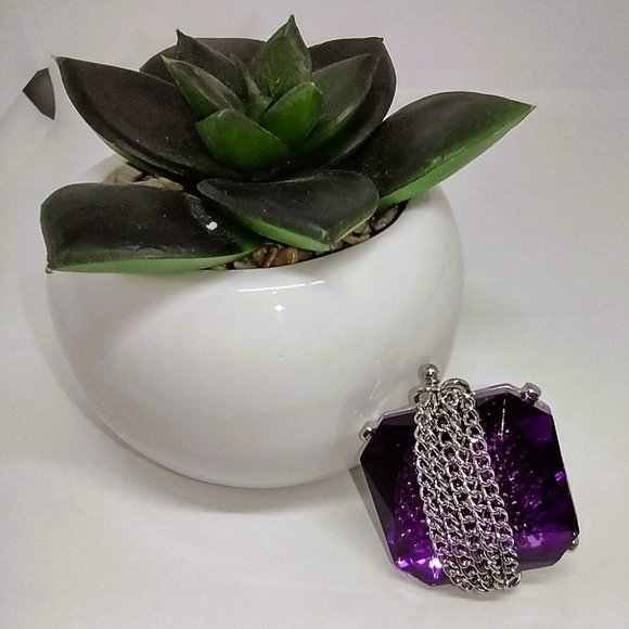Large Violet Expandable Stretch Ring with Draping Chain - Picture 2 of 4